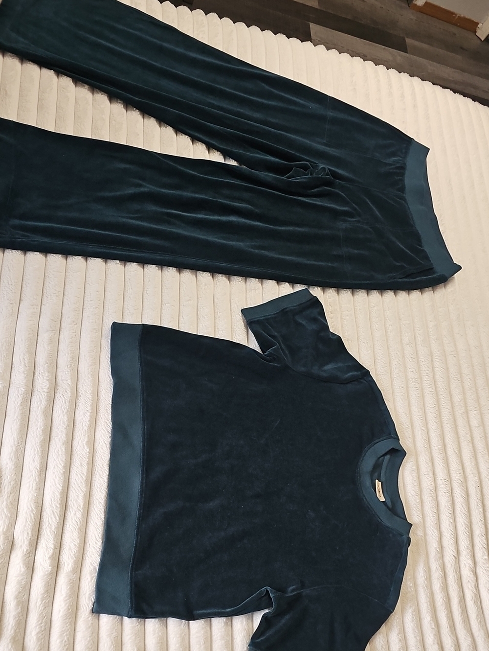 Pact Set Velvety Green